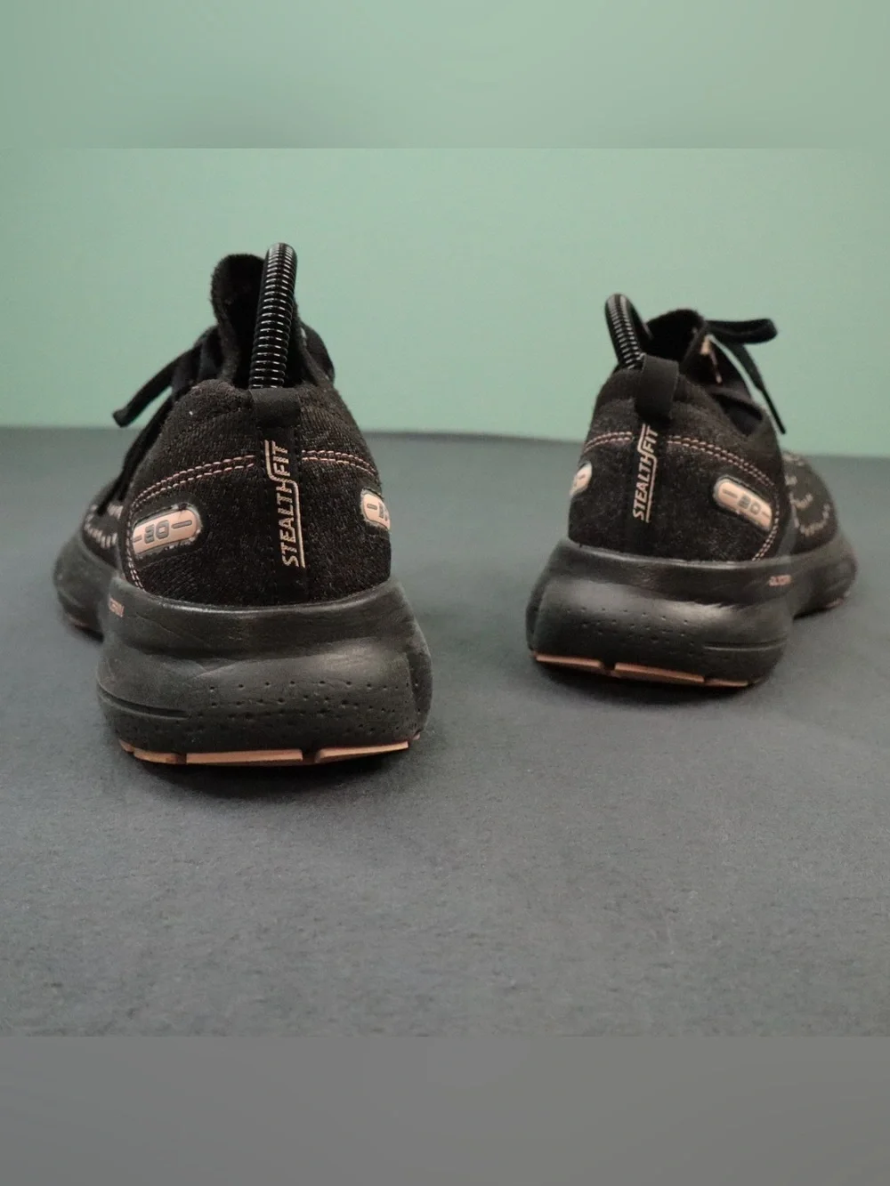 Brooks Glycerin StealthFit 20 Womens Running Shoes Black Peach Size 9.5⁠